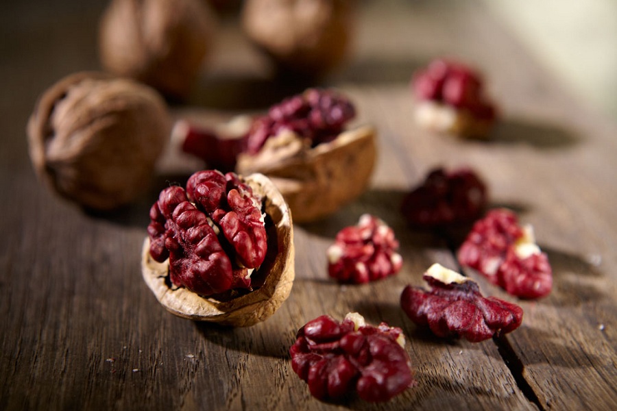 Quả óc chó đỏ